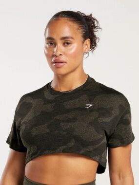 Gymshark Adapt Camo Seamless Ribbed Crop Tops (2)